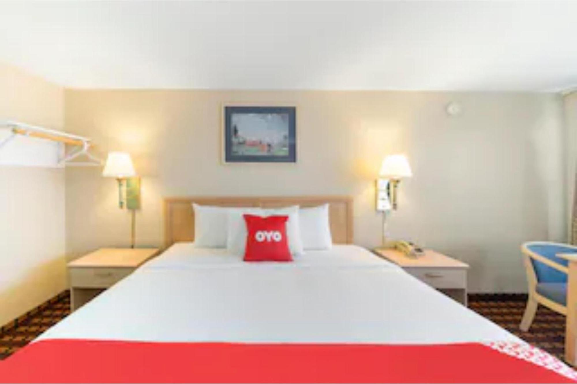 Oyo Hotel Starlite Сенека Фолс Екстериор снимка