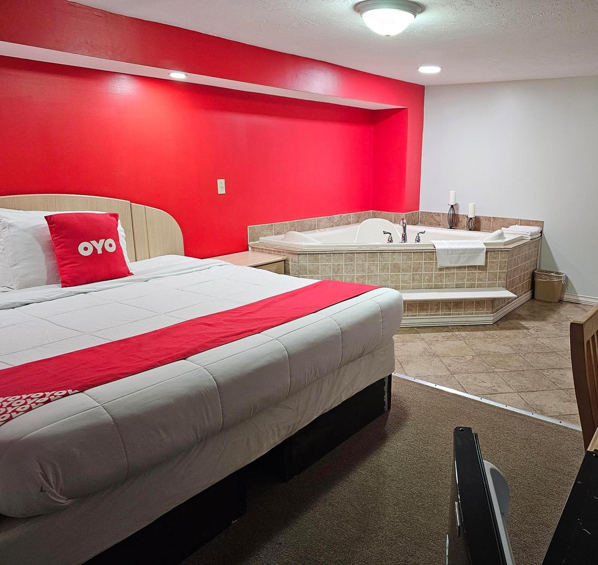Oyo Hotel Starlite Сенека Фолс Екстериор снимка
